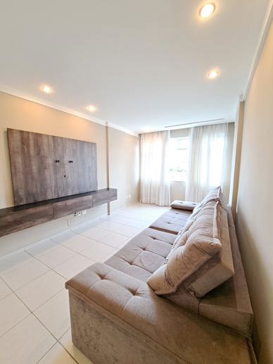 Apartamento com 3 Quartos à Venda - Foto 2