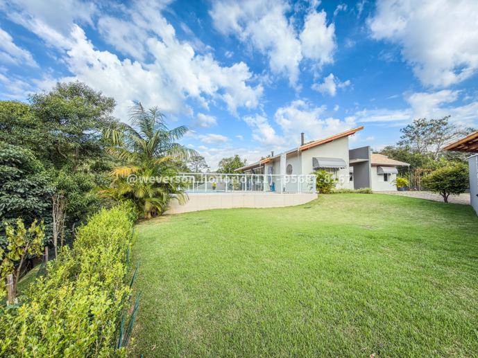 Casa com 4 Quartos à Venda, 1.800,00 m² - Foto 3