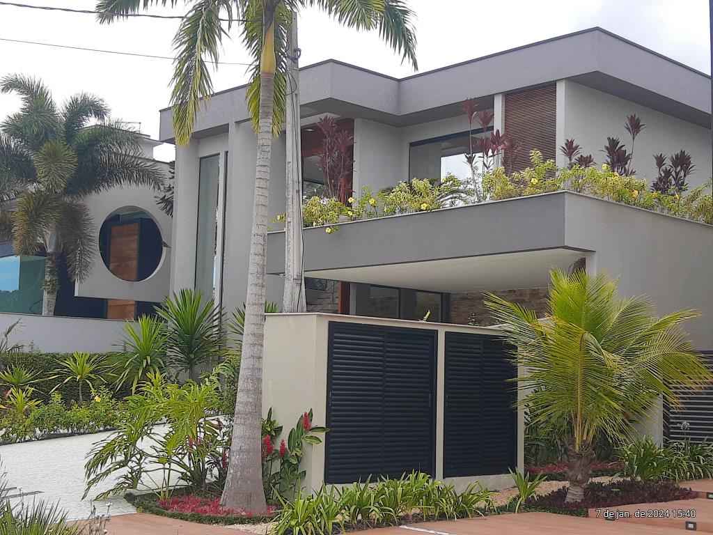 Casa com 6 Quartos à Venda - Foto 1