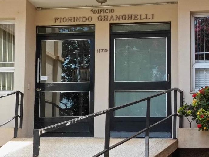 Apartamento com 3 Quartos à Venda - Foto 2