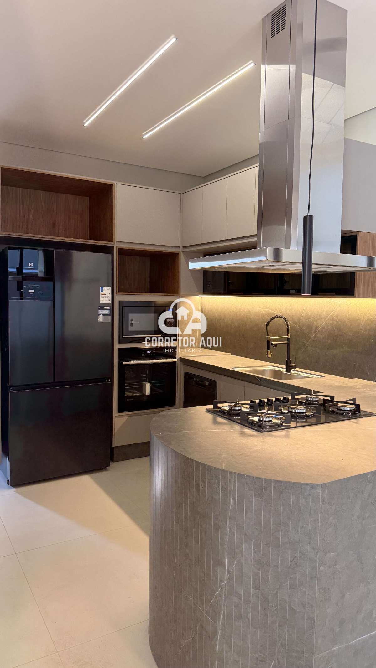 Casa com 3 Quartos à Venda, 300,00 m² - Foto 2
