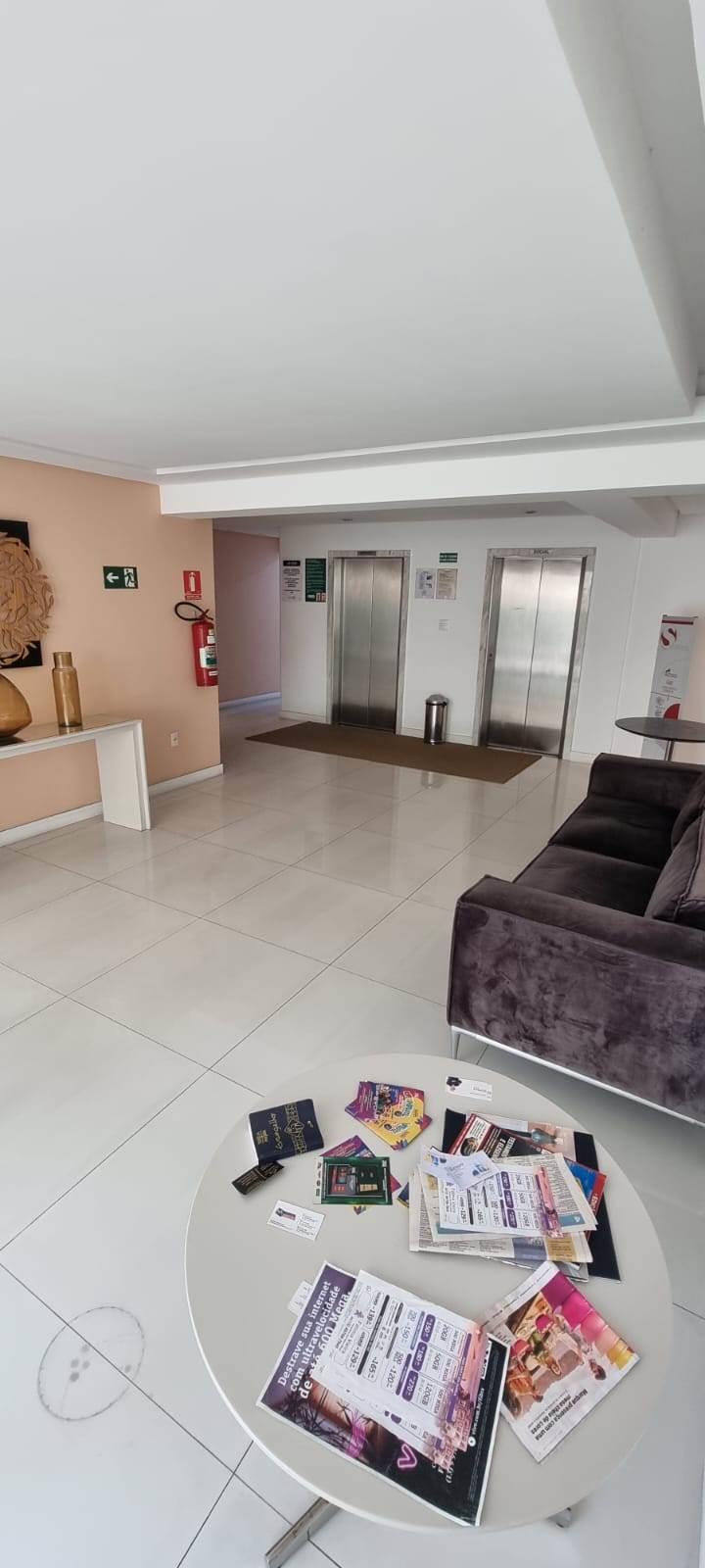 Apartamento com 3 Quartos à Venda - Foto 2