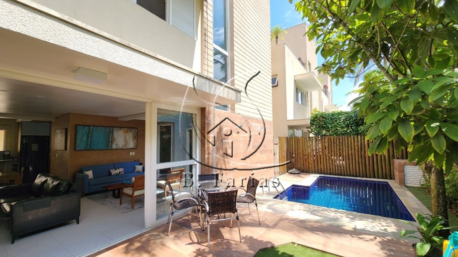 Casa com 4 Quartos à Venda, 325,00 m² - Foto 2
