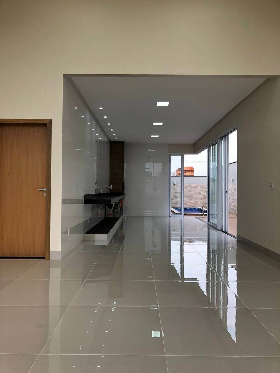 Casa com 3 Quartos à Venda, 300,00 m² - Foto 2
