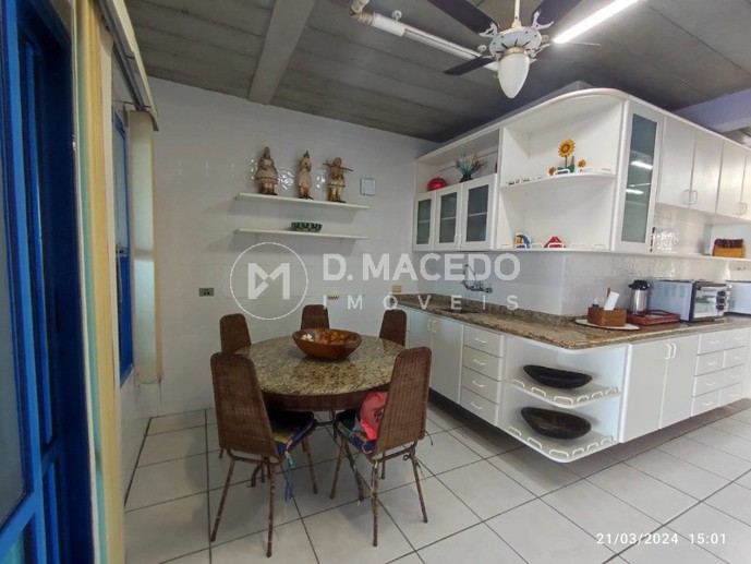 Casa com 8 Quartos para Temporada - Foto 12