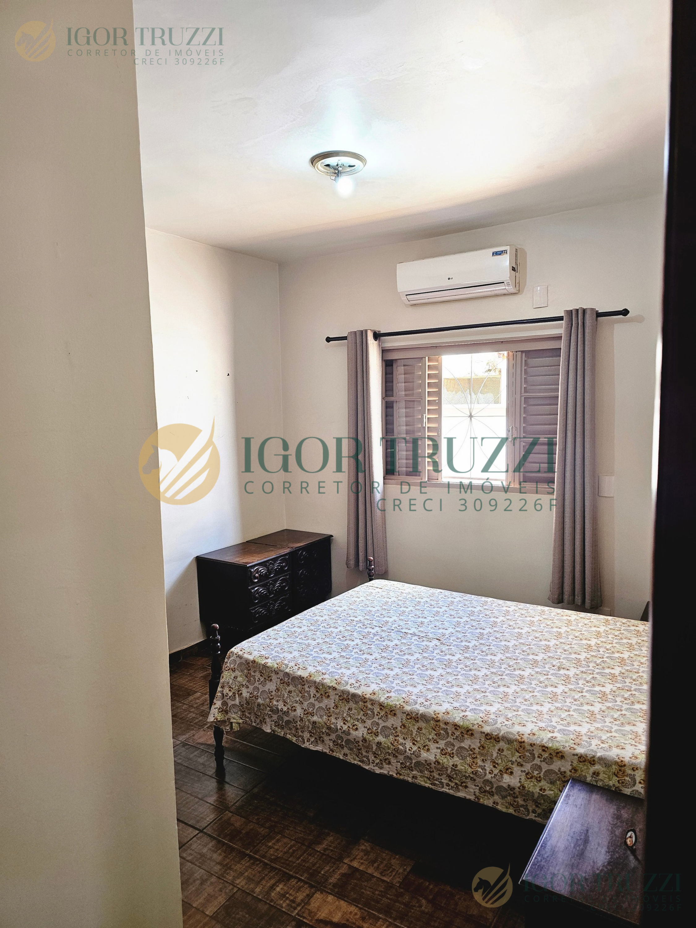 Casa com 4 Quartos à Venda, 363,00 m² - Foto 2