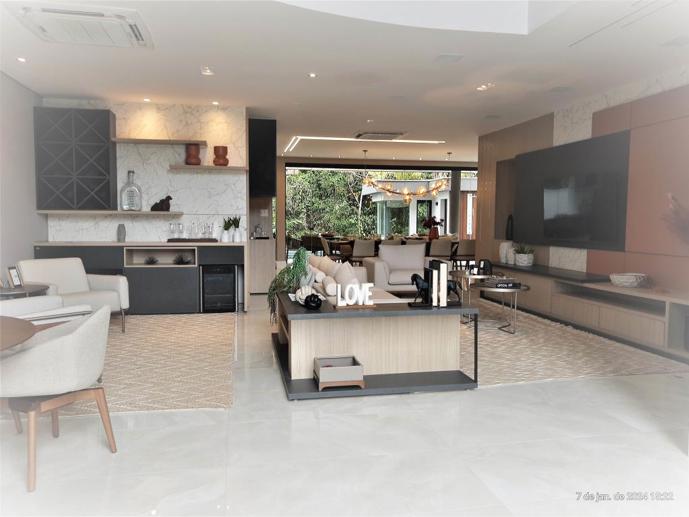 Casa com 6 Quartos à Venda - Foto 3