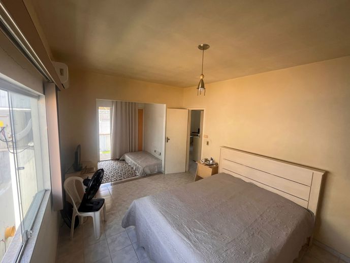 Casa com 2 Quartos à Venda, 330,00 m² - Foto 2