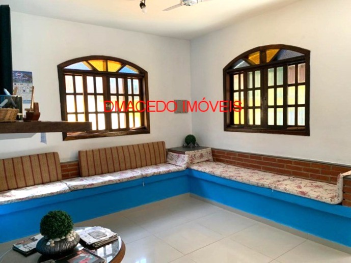 Casa com 4 Quartos à Venda - Foto 2