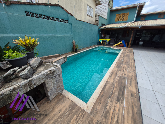 Casa com 4 Quartos à Venda, 350,00 m² - Foto 4
